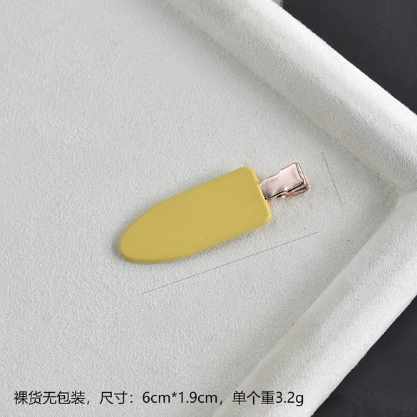 Women's Handmade Acetate Hair Side Clip With Frosted Finish Seamless Bangs Edge Barrette And Simple Letter Design