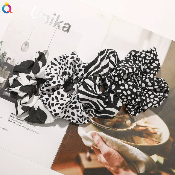 Women's Handmade Cloth Scrunchie Hair Tie With Retro Geometric Animal Print Ponytail Hair Accessory