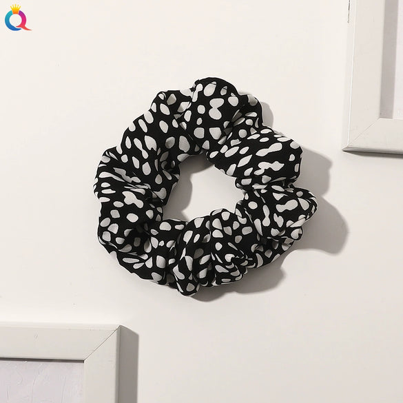 Women's Handmade Cloth Scrunchie Hair Tie With Retro Geometric Animal Print Ponytail Hair Accessory