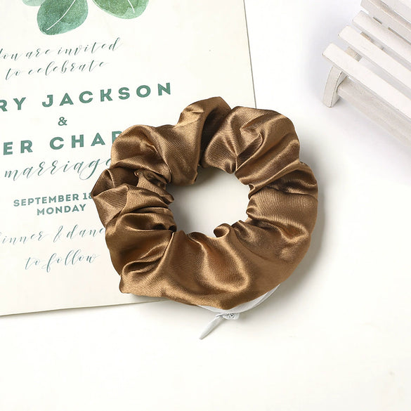 Women's Handmade Cloth Scrunchie Hair Tie With Zipper Detail And Small Dot Stripe Pattern Simple Natural Hair Accessory Wholesale
