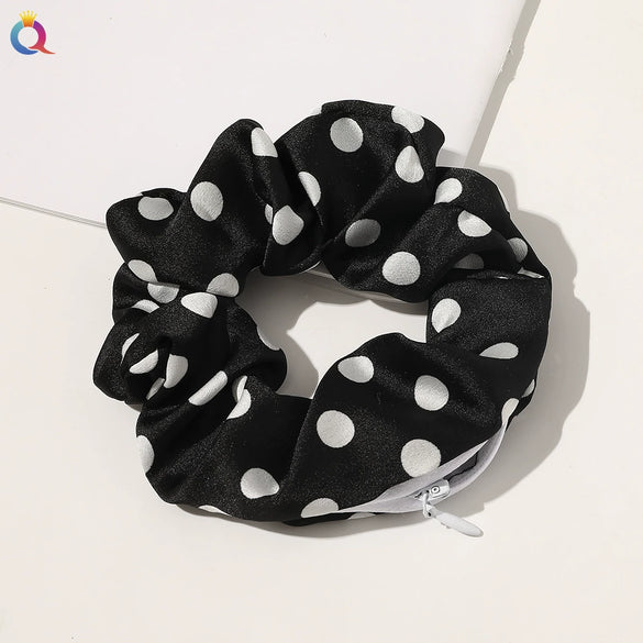 Women's Handmade Cloth Scrunchie Hair Tie With Zipper Detail And Small Dot Stripe Pattern Simple Natural Hair Accessory Wholesale