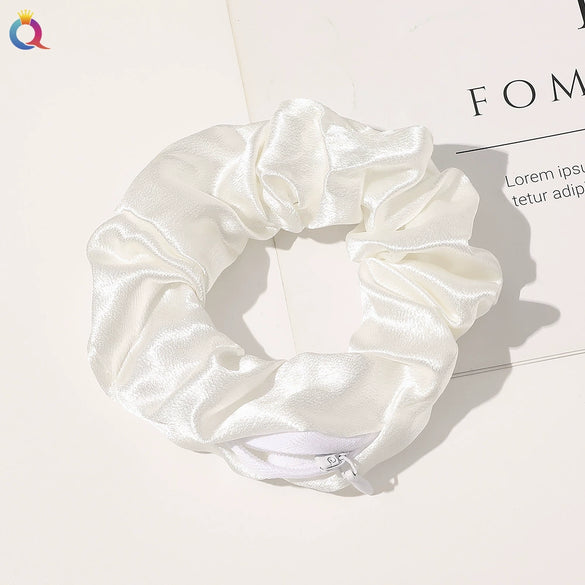 Women's Handmade Cloth Scrunchie Hair Tie With Zipper Detail And Small Dot Stripe Pattern Simple Natural Hair Accessory Wholesale