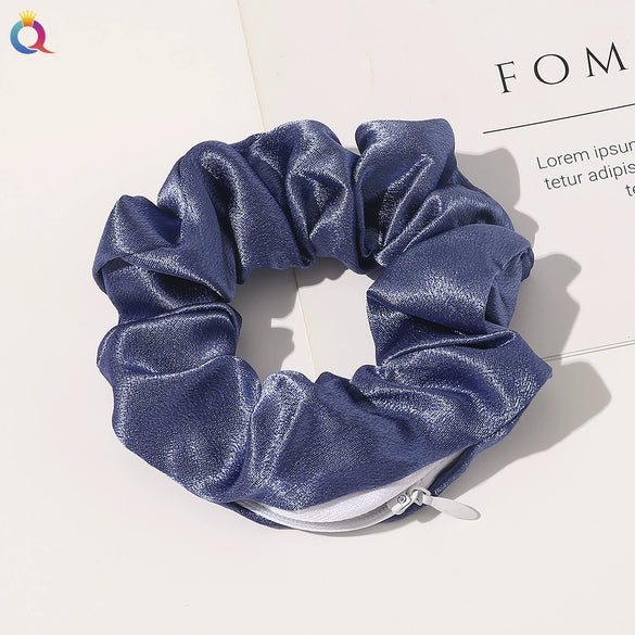 Women's Handmade Cloth Scrunchie Hair Tie With Zipper Detail And Small Dot Stripe Pattern Simple Natural Hair Accessory Wholesale