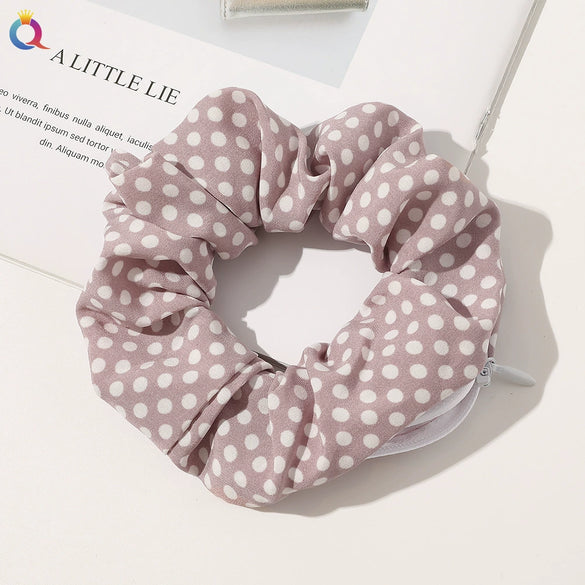 Women's Handmade Cloth Scrunchie Hair Tie With Zipper Detail And Small Dot Stripe Pattern Simple Natural Hair Accessory Wholesale