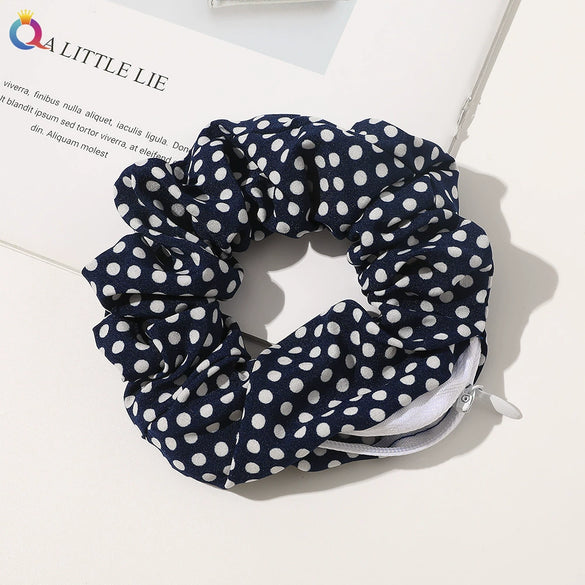Women's Handmade Cloth Scrunchie Hair Tie With Zipper Detail And Small Dot Stripe Pattern Simple Natural Hair Accessory Wholesale