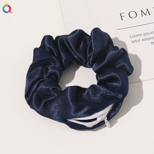 Women's Handmade Cloth Scrunchie Hair Tie With Zipper Detail And Small Dot Stripe Pattern Simple Natural Hair Accessory Wholesale