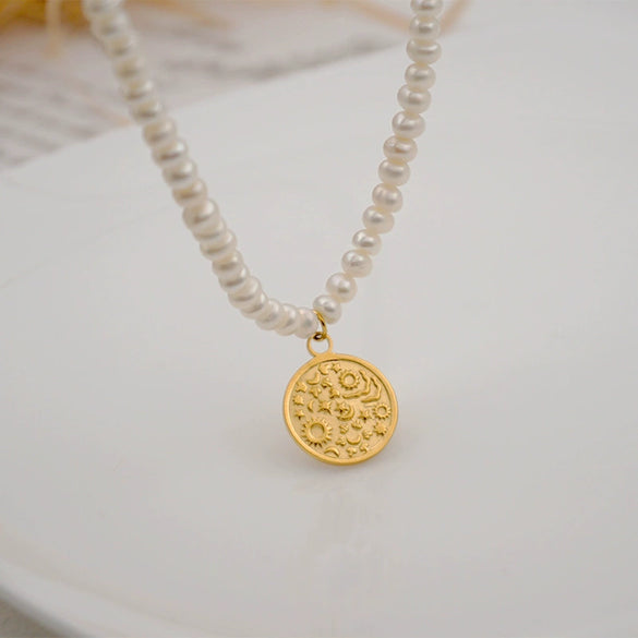 Women's Handmade Freshwater Pearl And Titanium Steel Beaded Coin Pendant Clavicle Chain With Geometric Design