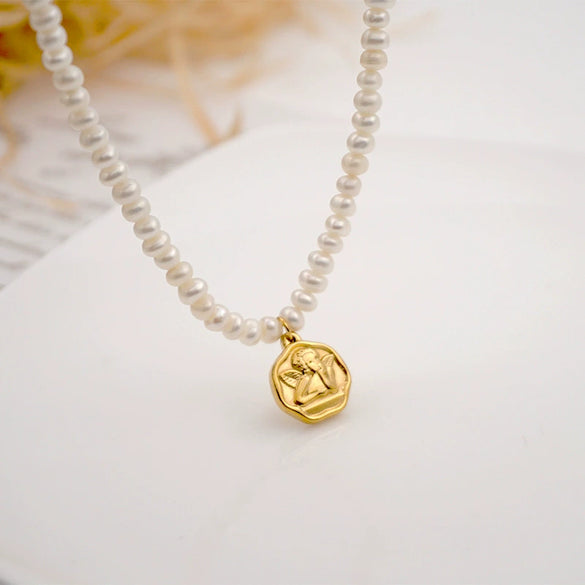 Women's Handmade Freshwater Pearl And Titanium Steel Beaded Coin Pendant Clavicle Chain With Geometric Design