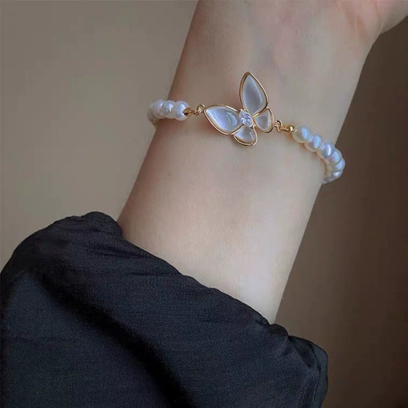 Women's Handmade Fritillaria Butterfly Freshwater Pearl Bracelet Copper 14K Goldplated Nearly Round