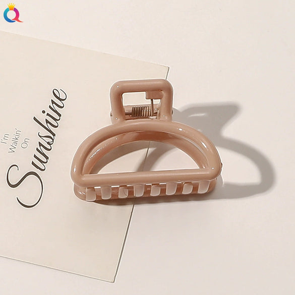 Women's Handmade Geometric Hollow Out Hair Shark Clip Simple Elegant Hair Accessory