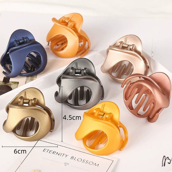 Women's Handmade Irregular Resin Hair Claw Clip Fashion Plastic Hair Grip Accessory