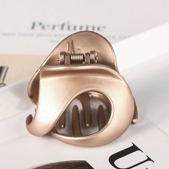 Women's Handmade Irregular Resin Hair Claw Clip Fashion Plastic Hair Grip Accessory