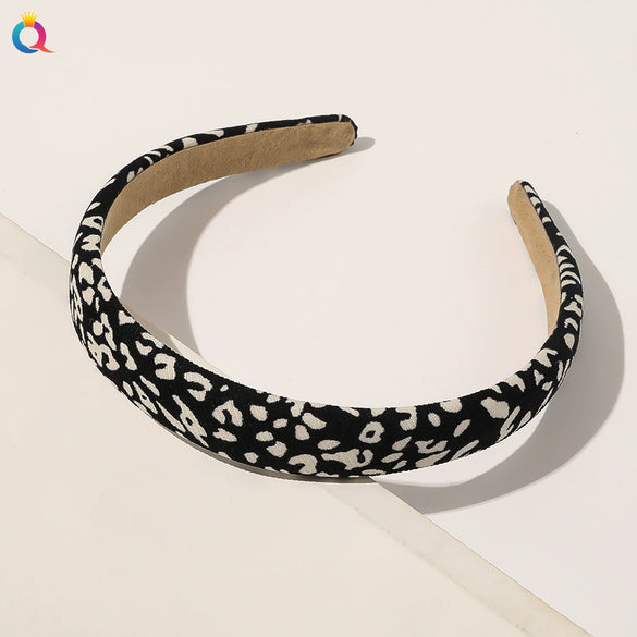 Women's Handmade Leopard Print Knitted Scrunchie Hair Tie Cloth Hair Accessory Wholesale