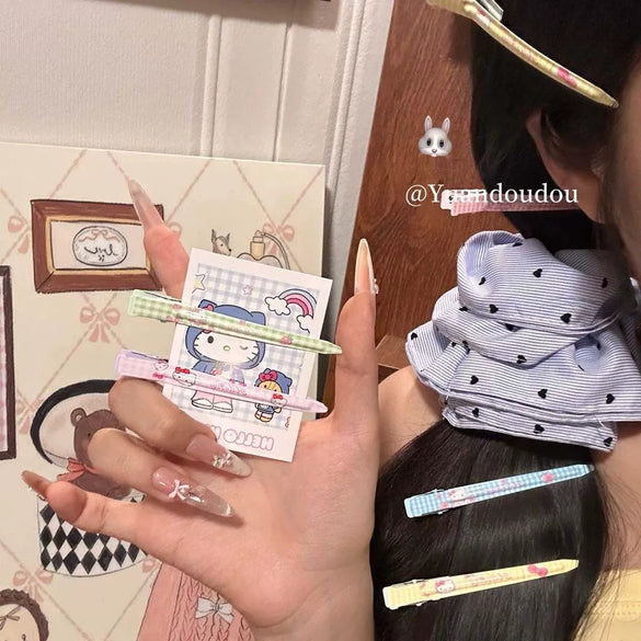 Women's Handmade Mixed Materials Heart Shaped Kitty Cartoon Hairpin