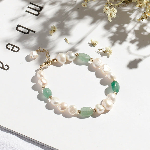 Women's Handmade Natural Freshwater Pearl And Green Dongling Stone Bracelet