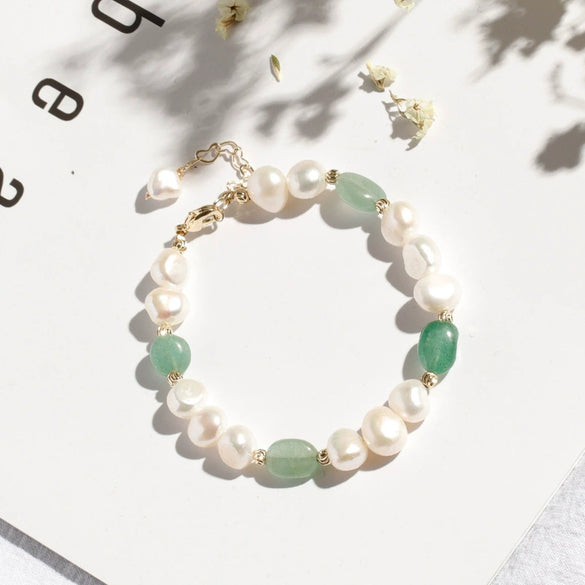 Women's Handmade Natural Freshwater Pearl And Green Dongling Stone Bracelet