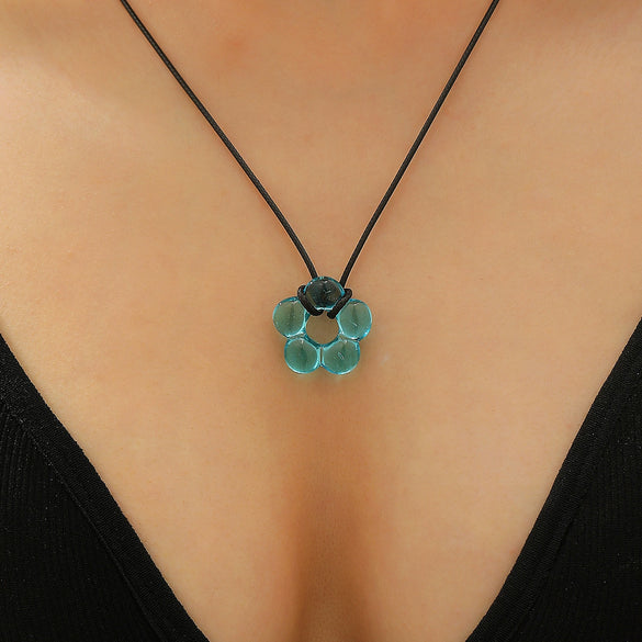 Women's Handmade Resin Flower Pendant Rope Chain Necklace Retro Simple Fashion