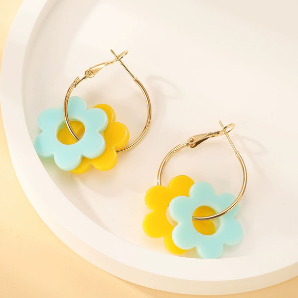 Women's Handmade Resin Flower Pendant Rope Chain Necklace Retro Simple Fashion
