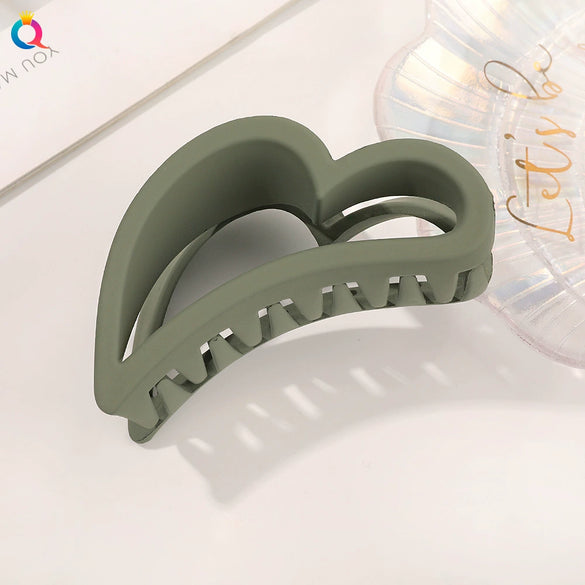 Women's Handmade Resin Love Hair Claw Clip With Hollow Frosted Design Large Shark Hairpin For Elegant Updos