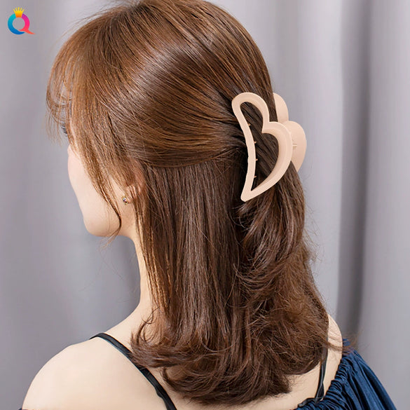 Women's Handmade Resin Love Hair Claw Clip With Hollow Frosted Design Large Shark Hairpin For Elegant Updos