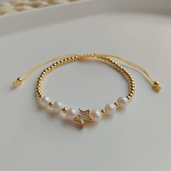 Women's Handwoven Natural Pearl And Copper Gold Plated Beaded Bracelet With Geometric Design