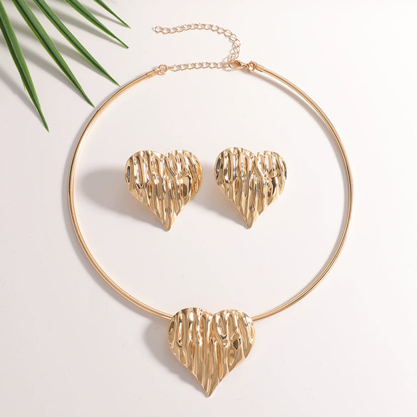 Women's Heart Necklace And Earring Set Electroplated Iron Jewelry With Geometric Light Luxury Design