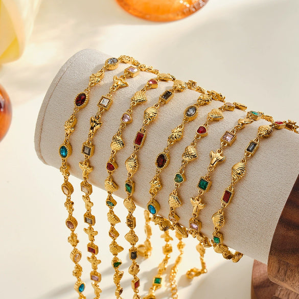 Women’s Heart Shaped Geometric Stainless Steel Bracelet With Shell Detail Zircon Inlay And 18K Gold Vacuum Plating