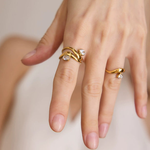 Women's Heartshaped Zirconia Stainless Steel Ring Set With Vacuum Pvd Gold Plating And Geometric Design