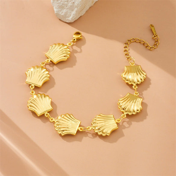 Women's High End Stainless Steel 18K Gold Plated Cuban Chain Bracelet With Geometric Pattern And Scallop Design Electroplated