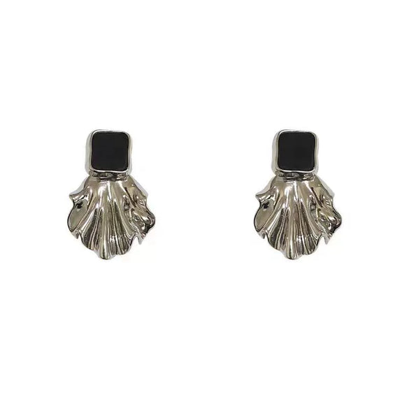 Women's Highend Electroplated Metal Leaf And Floral Earrings With A Fanshaped Black Square Statement Design
