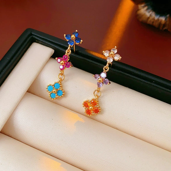 Women's Highend Flower Patterned Copper Earrings With Zirconia And 18K Real Gold Electroplated Silver Needle