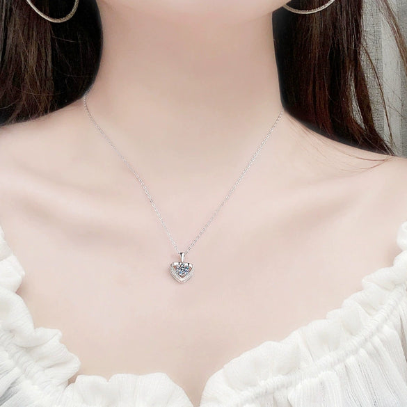 Women's Highend Moissanite 925 Silver Heartshaped Pendant Necklace