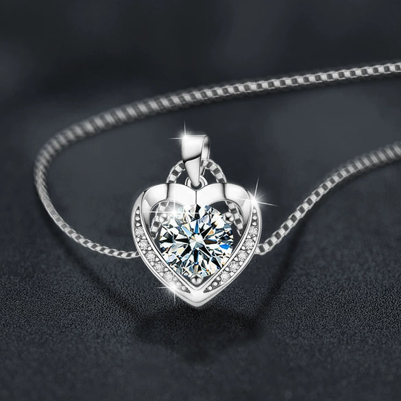 Women's Highend Moissanite 925 Silver Heartshaped Pendant Necklace