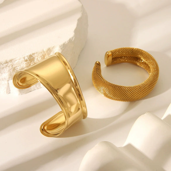 Women's Highend Sense Stainless Steel Light Luxury Bracelet Hand Ring With Vacuum Real Gold Electroplating In Pvd Furnace