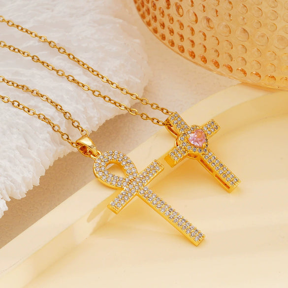 Women's Hiphop Light Luxury Style Copper Inlaid Zircon Heart Shape Pendant O Word Chain Electroplated Clavicle Necklace