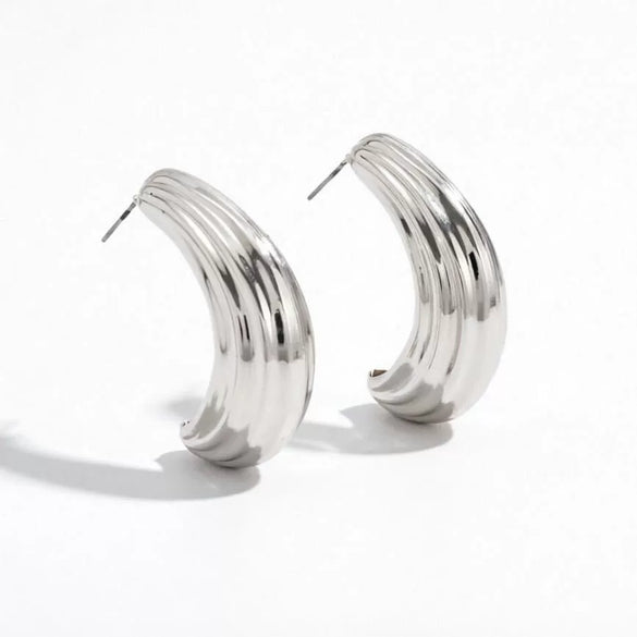 Women's Hollow Ginkgo Leaf Earrings With Electroplated Zinc Alloy Design And Steel Ear Needles Highend Botanical Jewelry