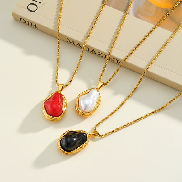 Women's Irregular Geometric Stainless Steel Necklace With Resin Inlay And 18K Vacuum Plated Finish Elegant Fashion Jewelry
