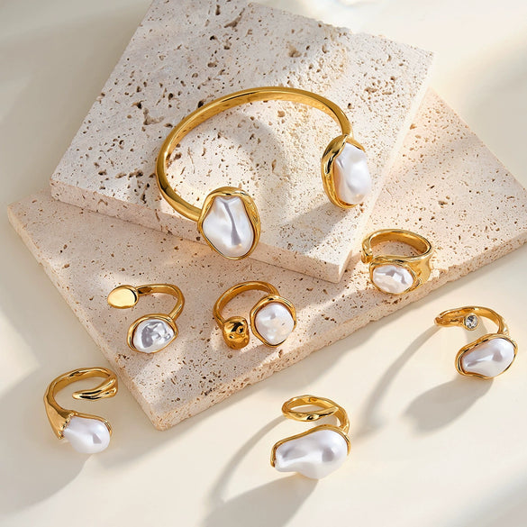Women's Irregular Geometric Stainless Steel Open Ring With Pleated Design And 18K Vacuum Plated Light Luxury Finish