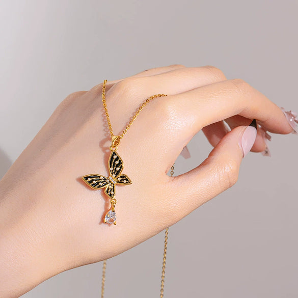Women's Jewelry Pearl Oil Drop Butterfly Pendant Necklace Titanium Steel Copper Ochain With Diamond Animals Zodiac Design