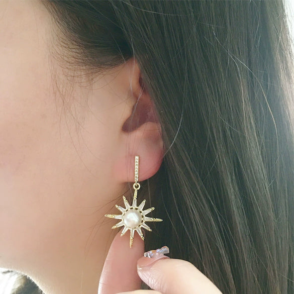 Women's K Gold Craftsmanship Natural Freshwater Pearl Oblate Stud Earrings With Alloy Inlaid Gemstones And Sixpointed Star Design