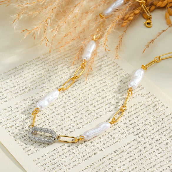 Women's 18K Vacuum Plated Stainless Steel Geometric Necklace With Regular Chain And Elegant Rhinestone Pearl Style