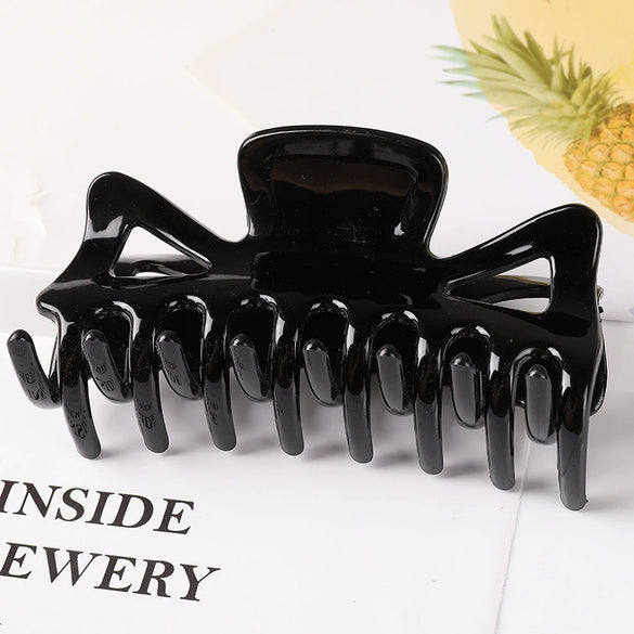 Women's Large Geometric Resin Hair Claw Clip With Hollow Design And Painted Finish For Ponytail Updos