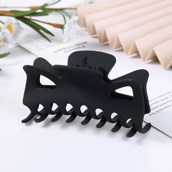 Women's Large Geometric Resin Hair Claw Clip With Hollow Design And Painted Finish For Ponytail Updos