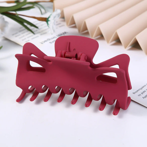 Women's Large Geometric Resin Hair Claw Clip With Hollow Design And Painted Finish For Ponytail Updos