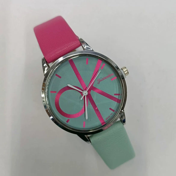 Women's Leisure Round Quartz Watch With Metal Case Pu Strap And Mineral Strengthened Glass Mirror