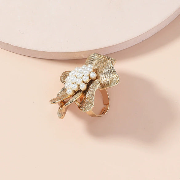 Women's Light Luxury Alloy Pearl Inlaid Flower Open Ring Retro Exaggerated Fashion Index Finger Ring