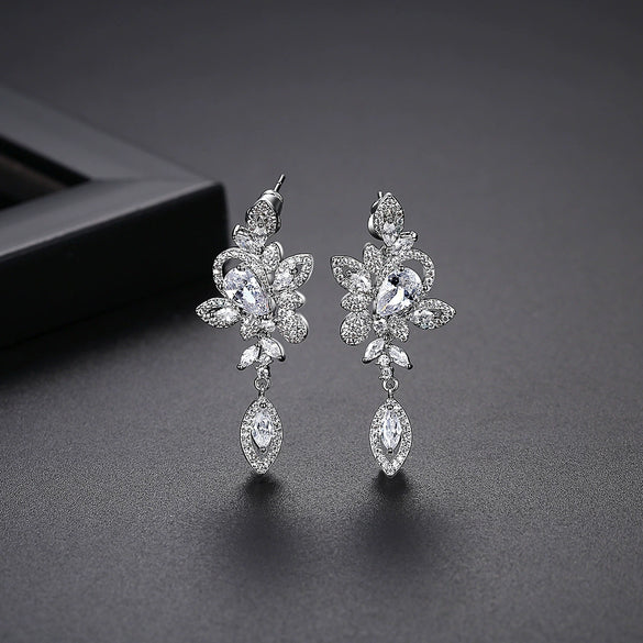 Women's Light Luxury Copper Geometric Flower Earrings With Zircon Inlay For Fashion Styling