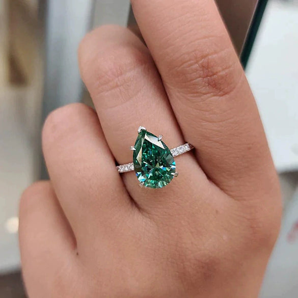 Women's Light Luxury Elegant Dropshaped Copper Ring Inlaid With Zircon