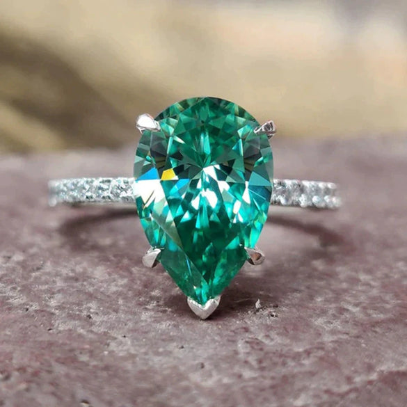 Women's Light Luxury Elegant Dropshaped Copper Ring Inlaid With Zircon
