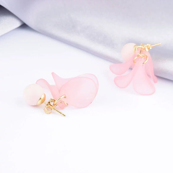 Women's Light Luxury Flower Petal Earrings With 925 Sterling Silver Needles Simple White Floral Electroplated Silver Jewelry